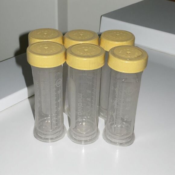 NEW Sealed Lot of 6 Medela Breastmilk Storage Container Bottles 2.5oz 80ml - Picture 1 of 3